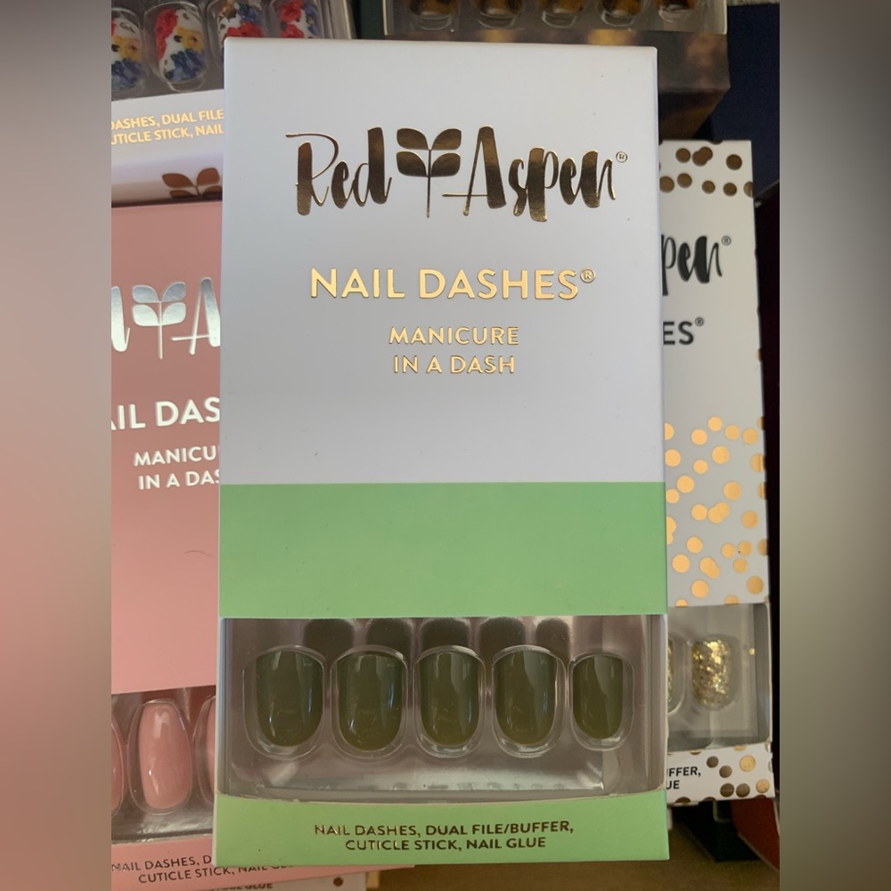 Red Aspen nail dashes (woodland forest)